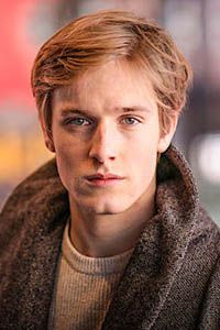 Луис Хофманн (Louis Hofmann)