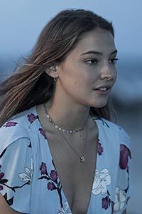 Мэдлин Клайн (Madelyn Cline)