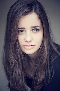 Холли Эрл (Holly Earl)