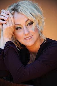 Ивонн Сьюор (Yvonne Suhor)