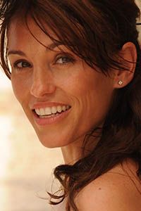 Эми Джо Джонсон (Amy Jo Johnson)