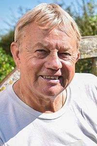 Фрейзер Хайнс (Frazer Hines)