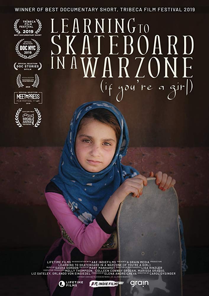 Постер N167579 к фильму Научиться кататься на скейтборде в зоне боевых действий (если ты девчонка) (2019)