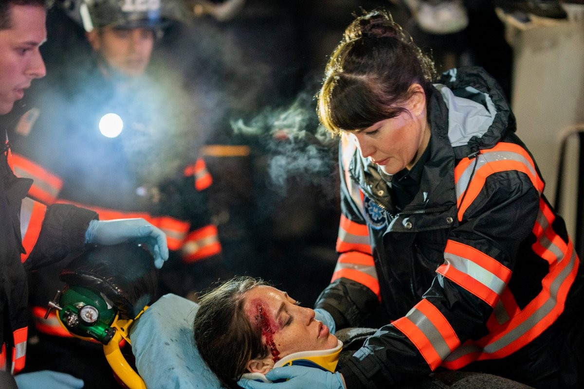 Сериал 911: Одинокая звезда (2020-2022). Кадр N167805