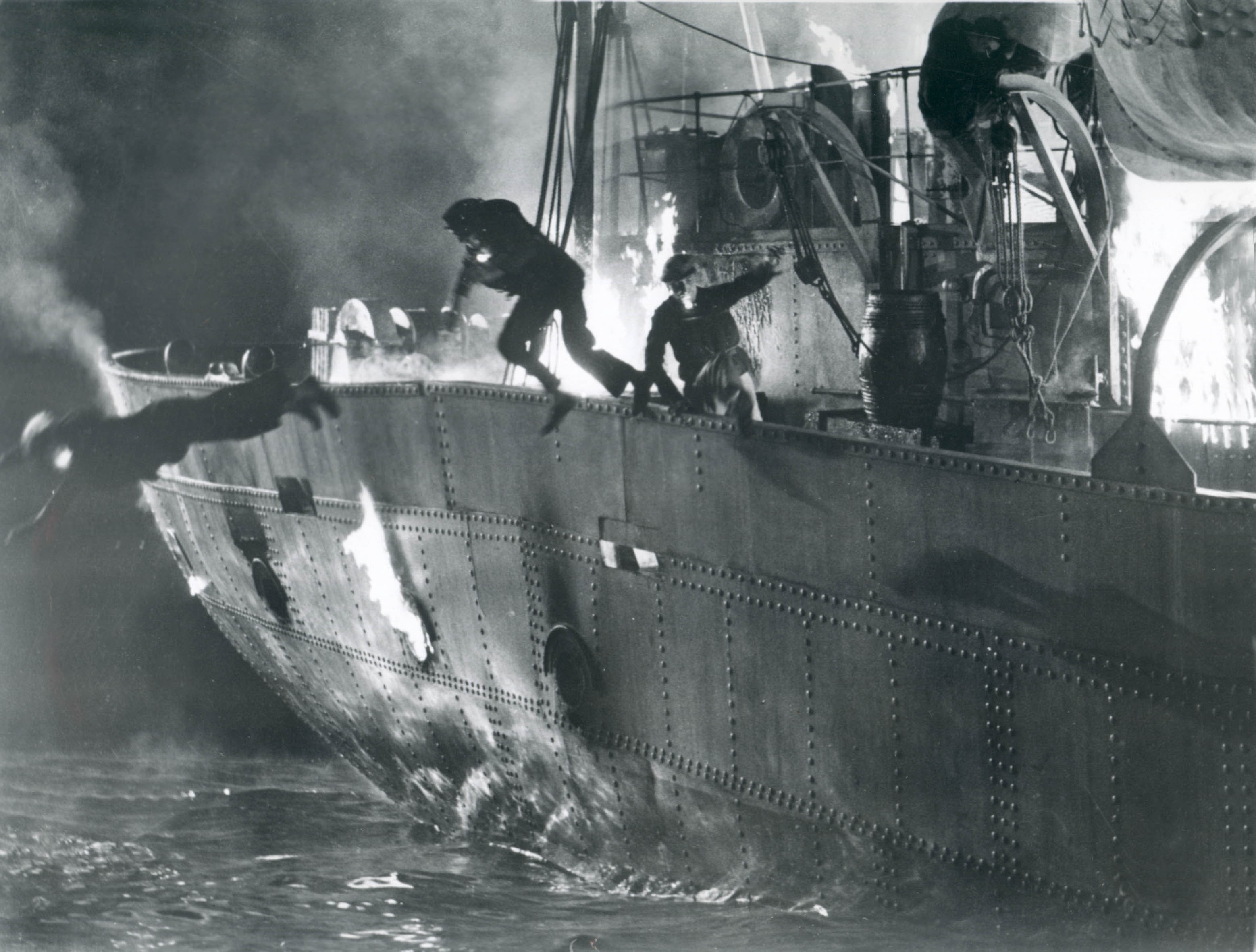 Фильм Жестокое море (1953). Кадр N167983