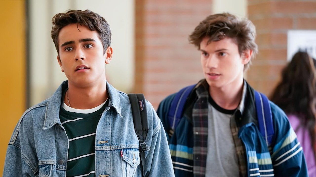 Сериал С любовью, Виктор (2020). Кадр N171931