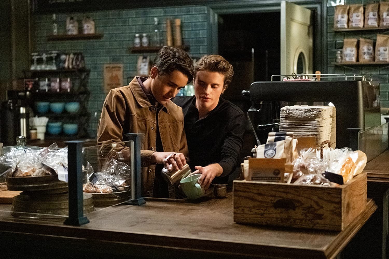 Сериал С любовью, Виктор (2020). Кадр N171932