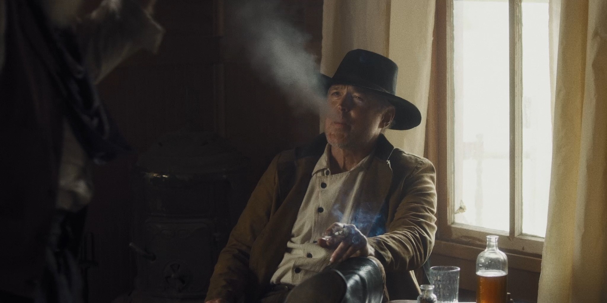Фильм За призрачной дверью (2020). Кадр N175726