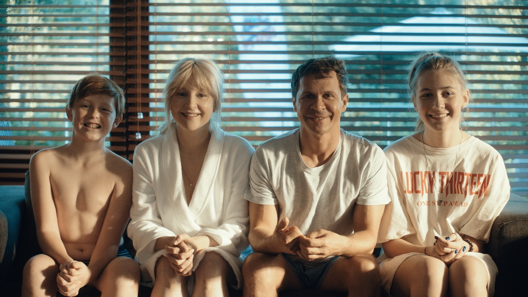 Сериал Идеальная семья (2020). Кадр N178780