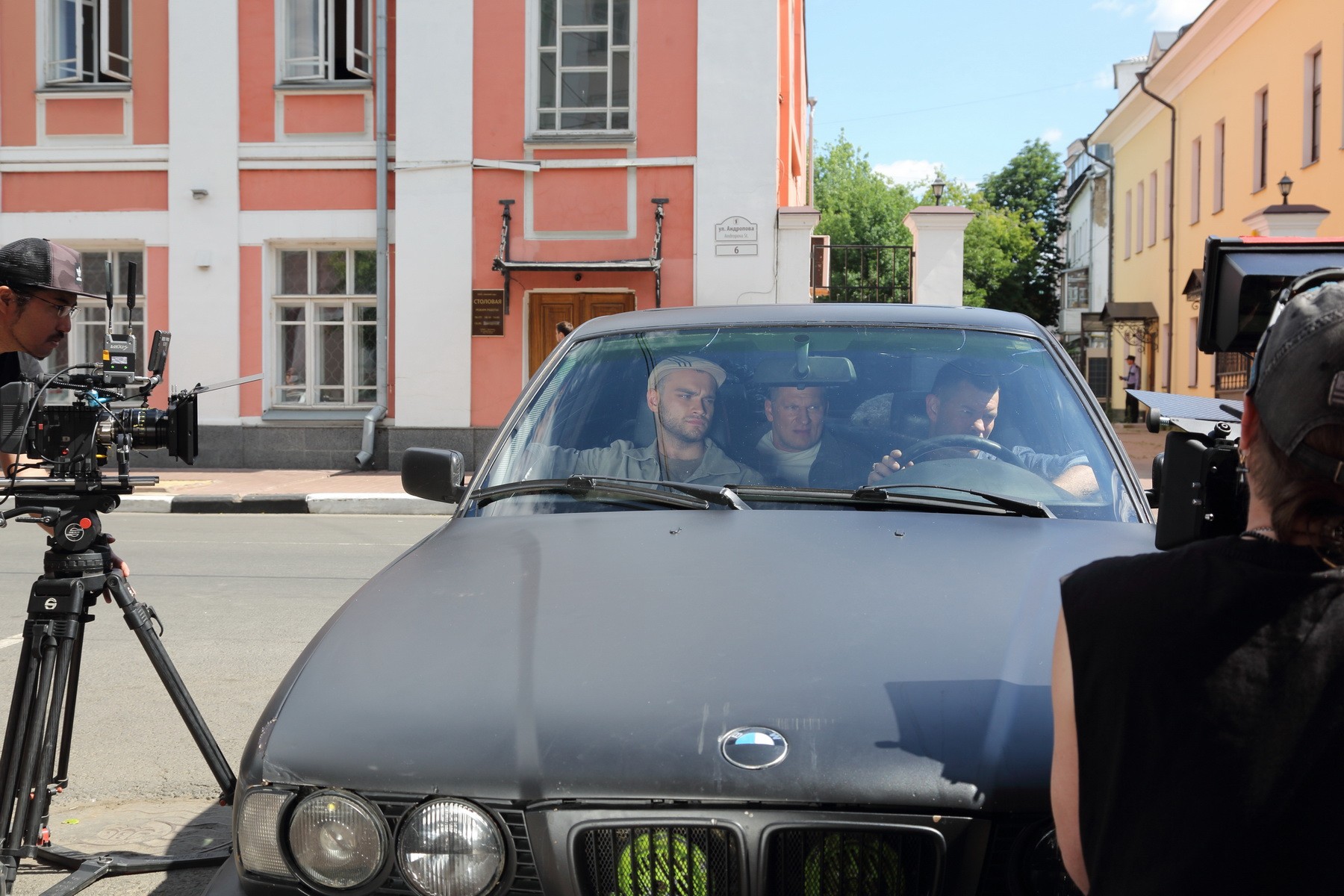 Сериал Чужая стая (2020-2023). Кадр N179077