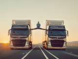 Превью кадра #170278 к фильму "Volvo Trucks - The Epic Split feat. Van Damme" (2013)