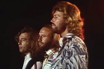 Кеннет Брана снимет фильм о группе Bee Gees