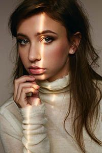 Кейтлин Након (Katelyn Nacon)