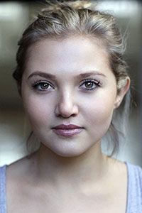 Миа Маккенна-Брюс (Mia McKenna-Bruce)