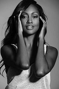 Николь Галисия (Nichole Galicia)