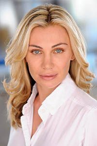 Элла Айберк (Ella Ayberk)