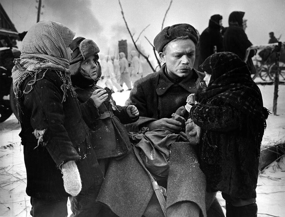 Фильм В трудный час (1961). Кадр N187297