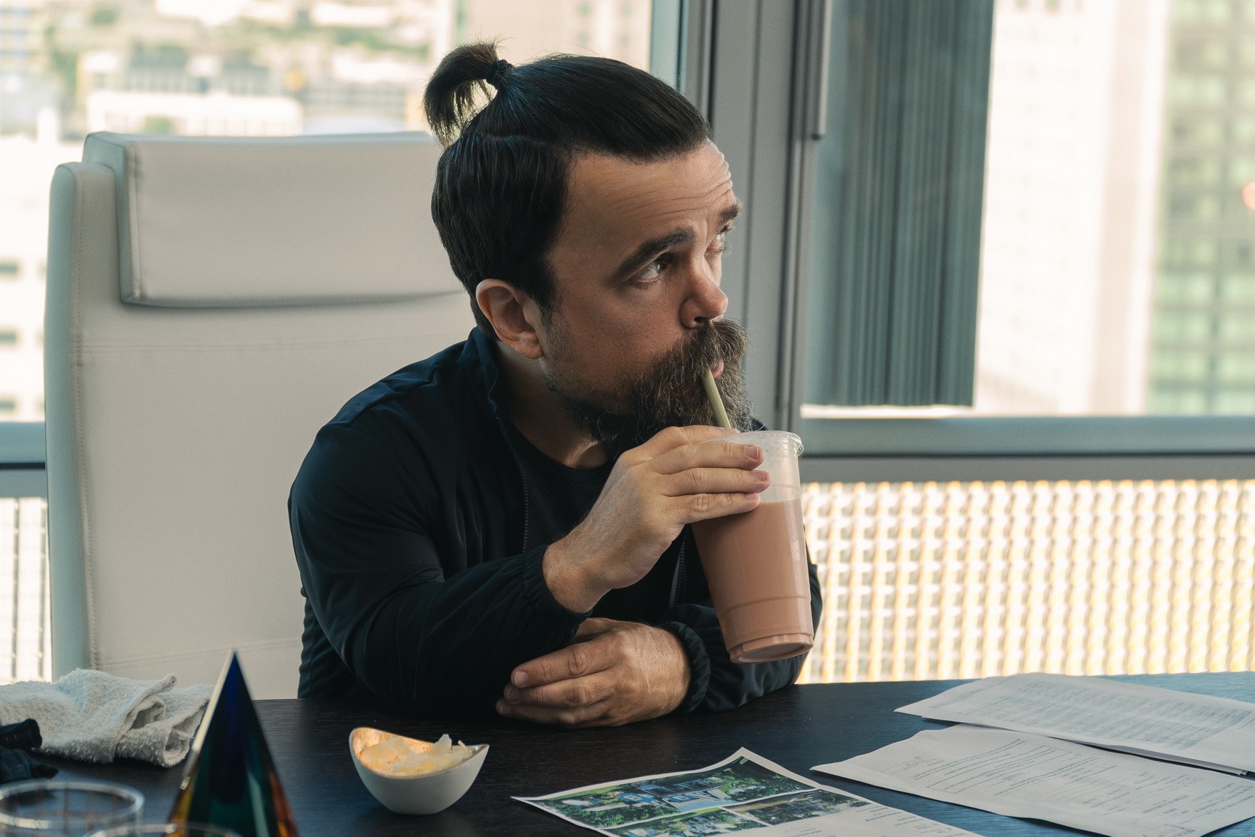 Фильм Аферистка (2020). Кадр N181338