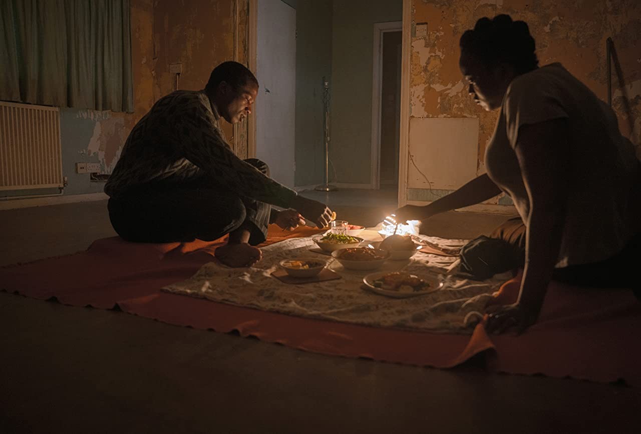 Фильм Его дом (2020). Кадр N182347