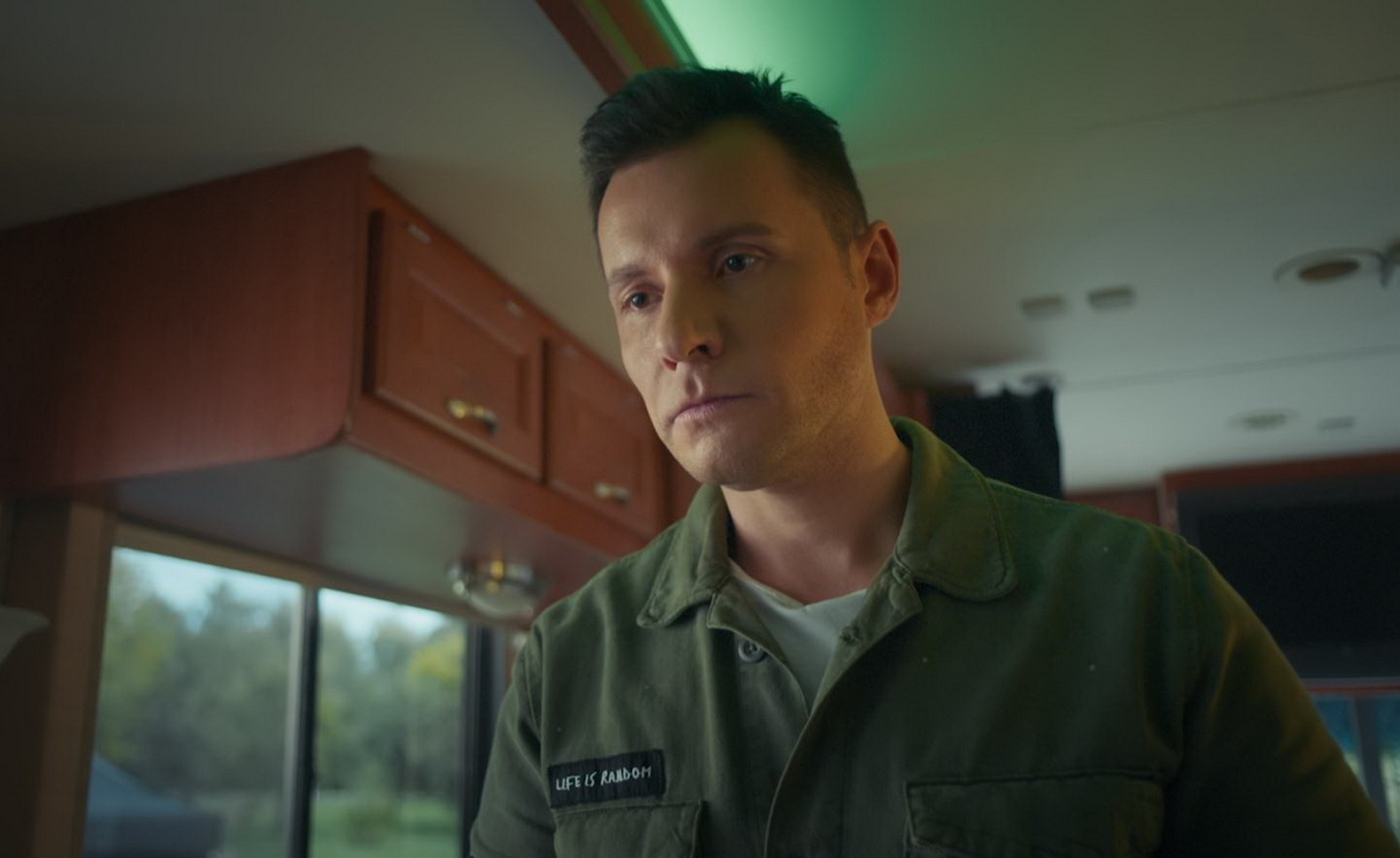 Сериал По колено (2021). Кадр N184771
