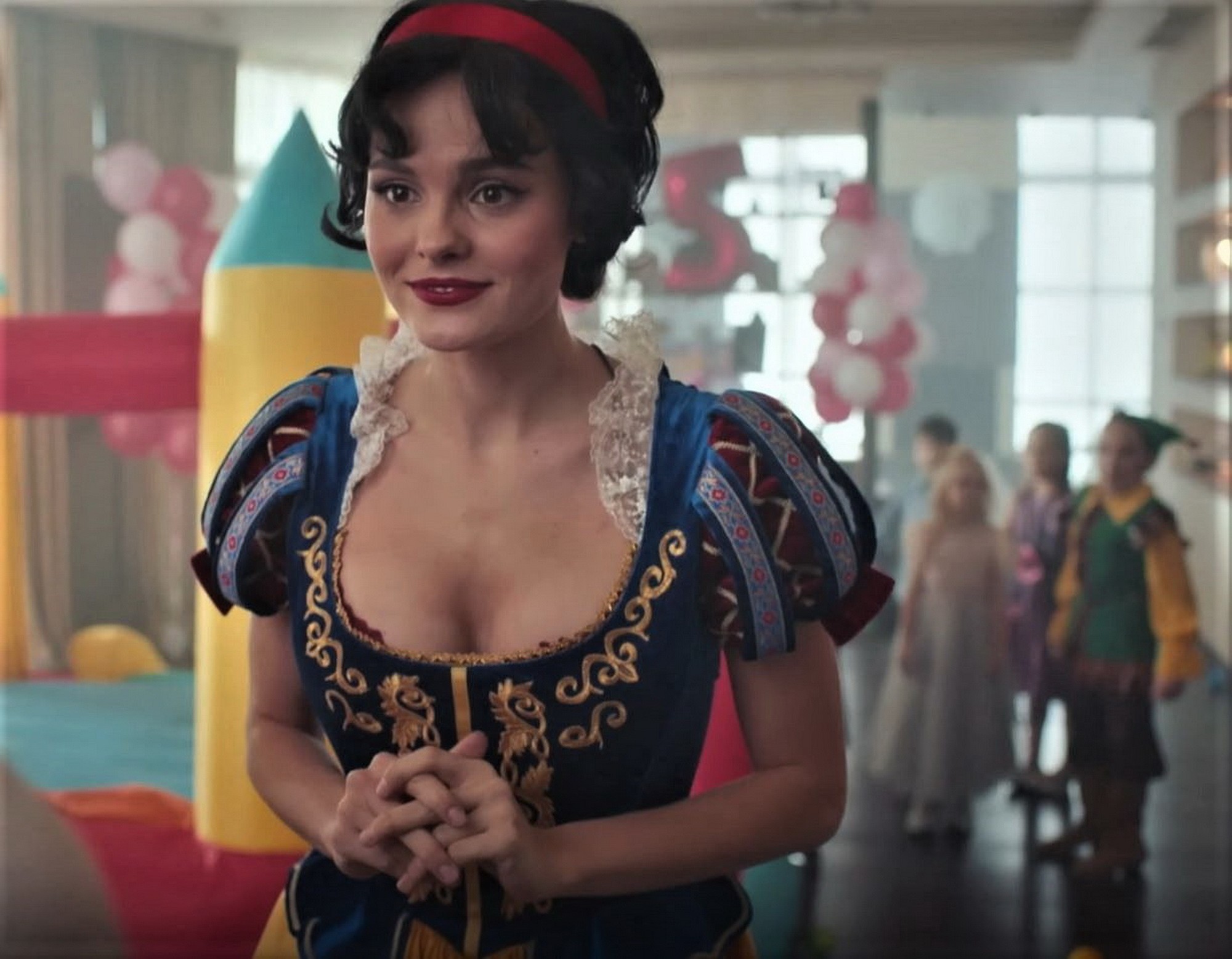 Сериал По колено (2021). Кадр N184773