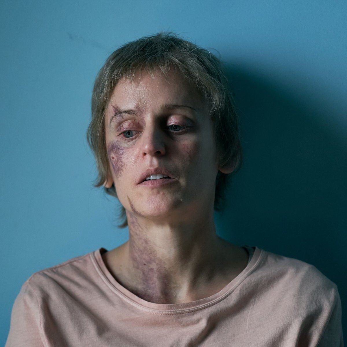 Сериал Слишком близко (2021). Кадр N185063