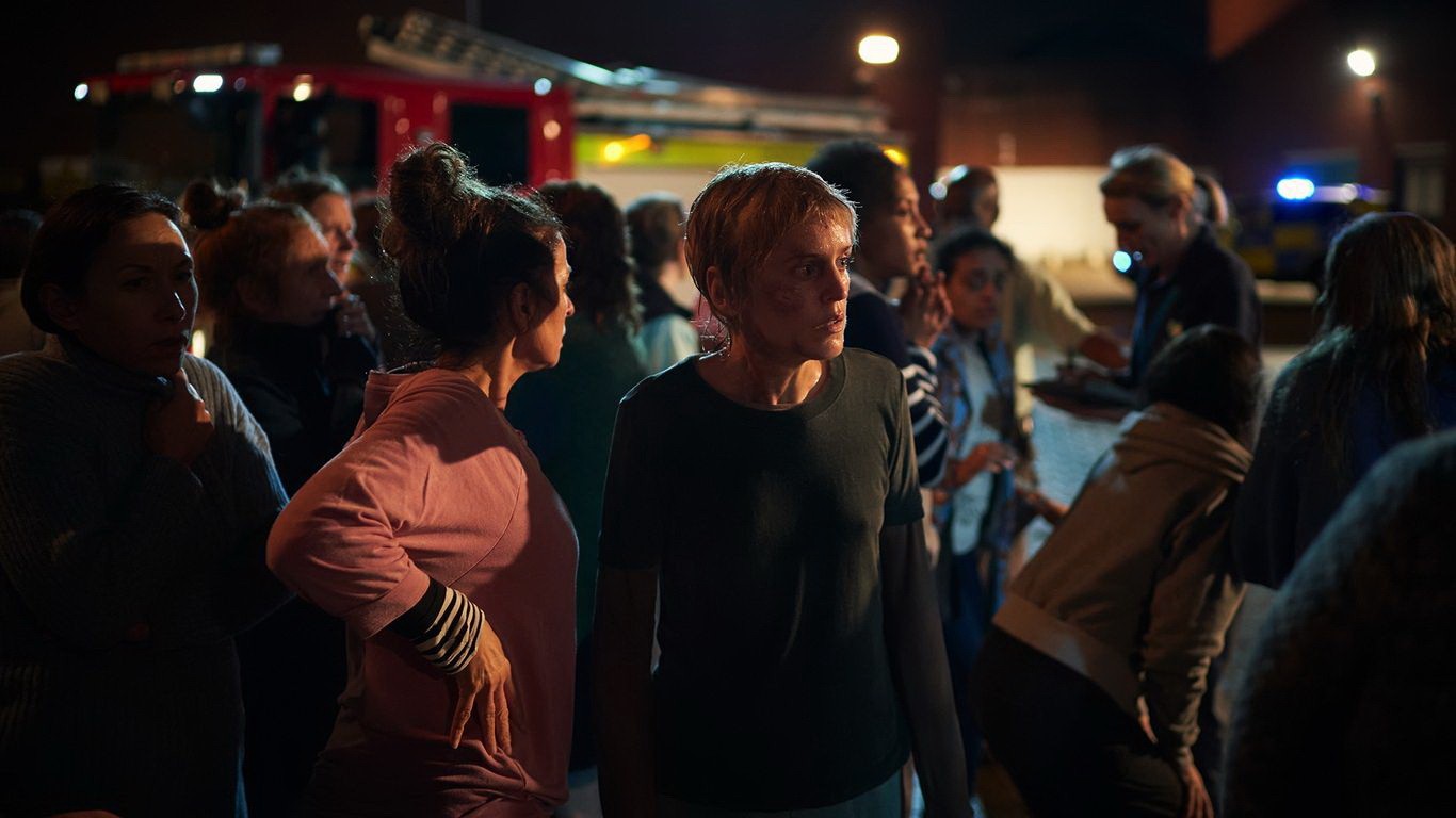 Сериал Слишком близко (2021). Кадр N185065
