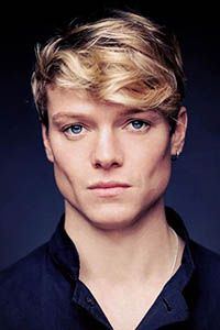 Том Рис Харрис (Tom Rhys Harries)