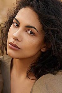 Сурая Роуз Сантос (Suraya Rose Santos)