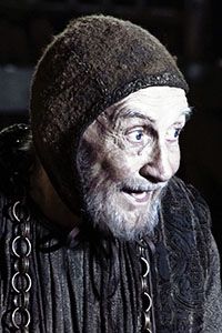 Рой Дотрис (Roy Dotrice)