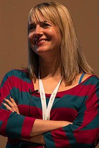 Лорен Бьюкс (Lauren Beukes) Лорен Бьюкс (Lauren Beukes)