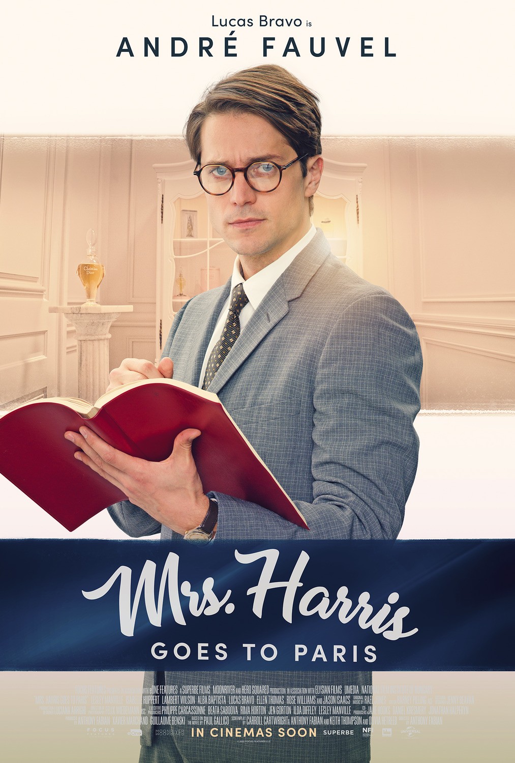 Миссис Харрис едет в Париж: постер N207444