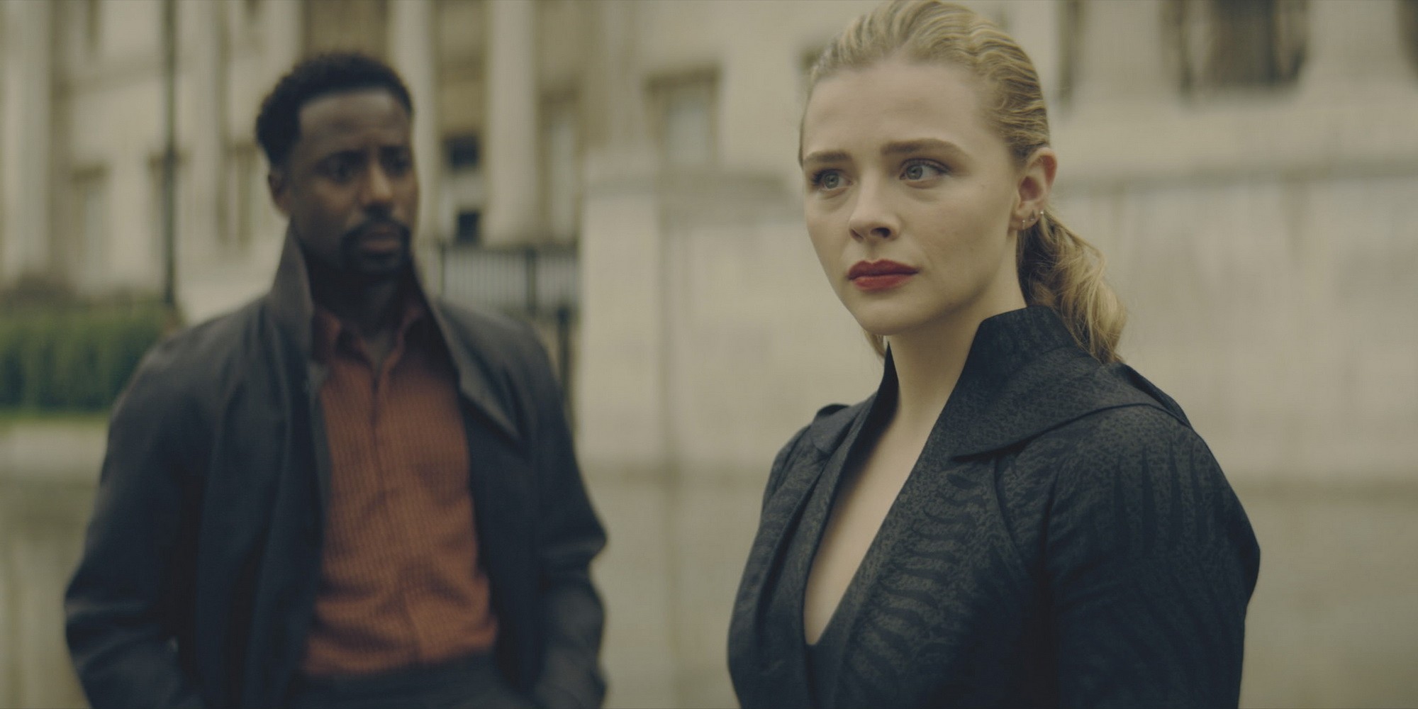 Сериал Периферийные устройства (2022). Кадр N204392