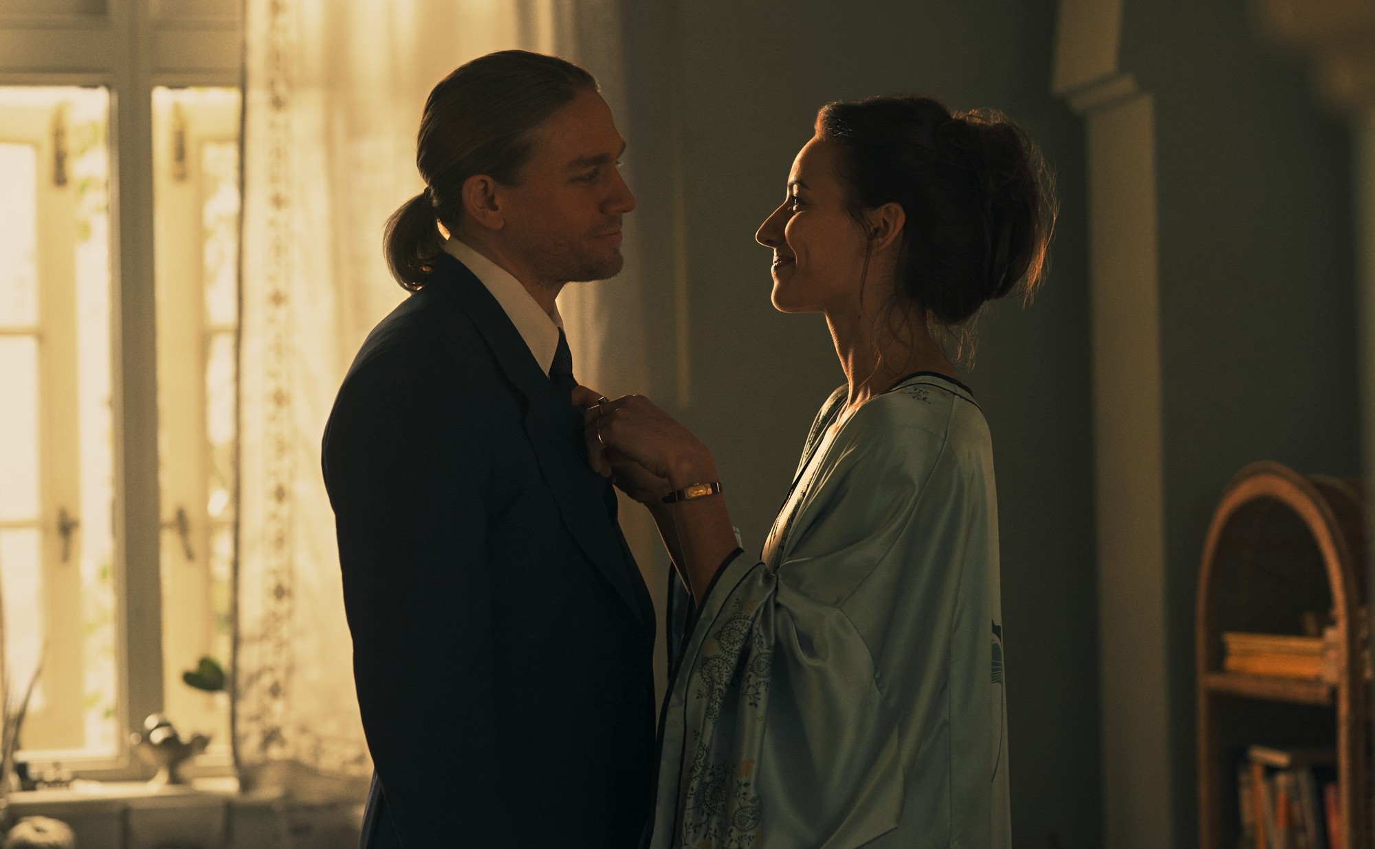 Сериал Шантарам (2022). Кадр N204880
