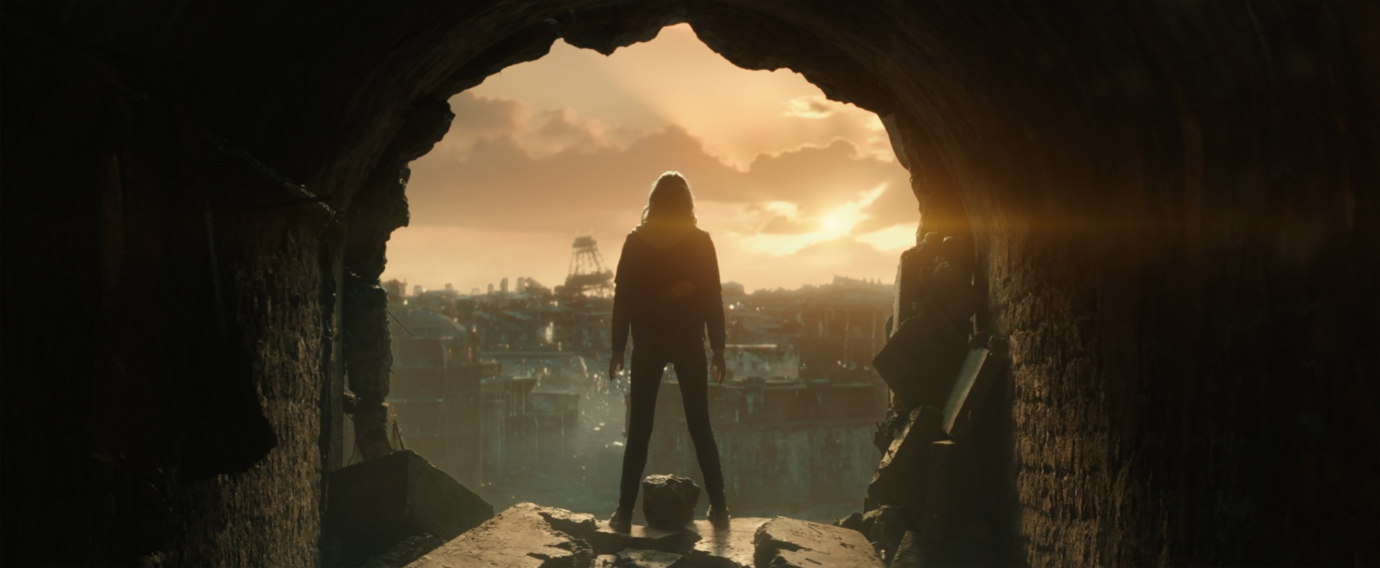 Фильм Пришелец из будущего (2022). Кадр N204948