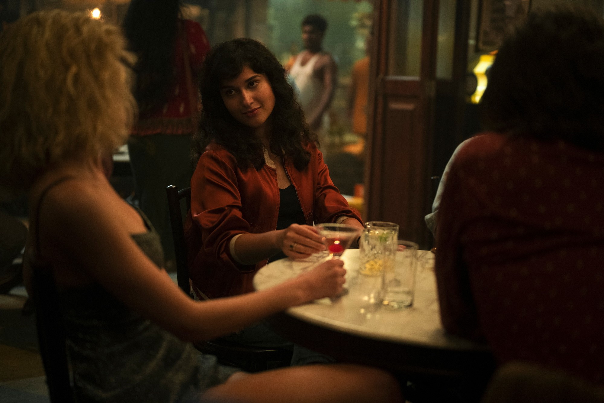Сериал Шантарам (2022). Кадр N210609