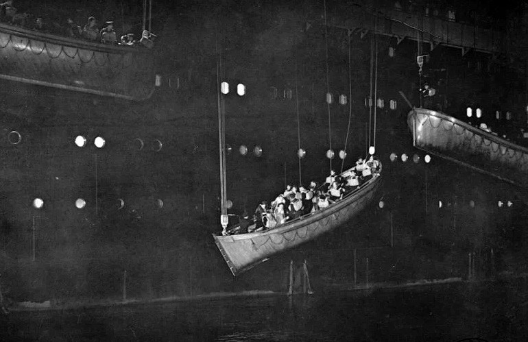 Гибель Титаника: кадр N210624