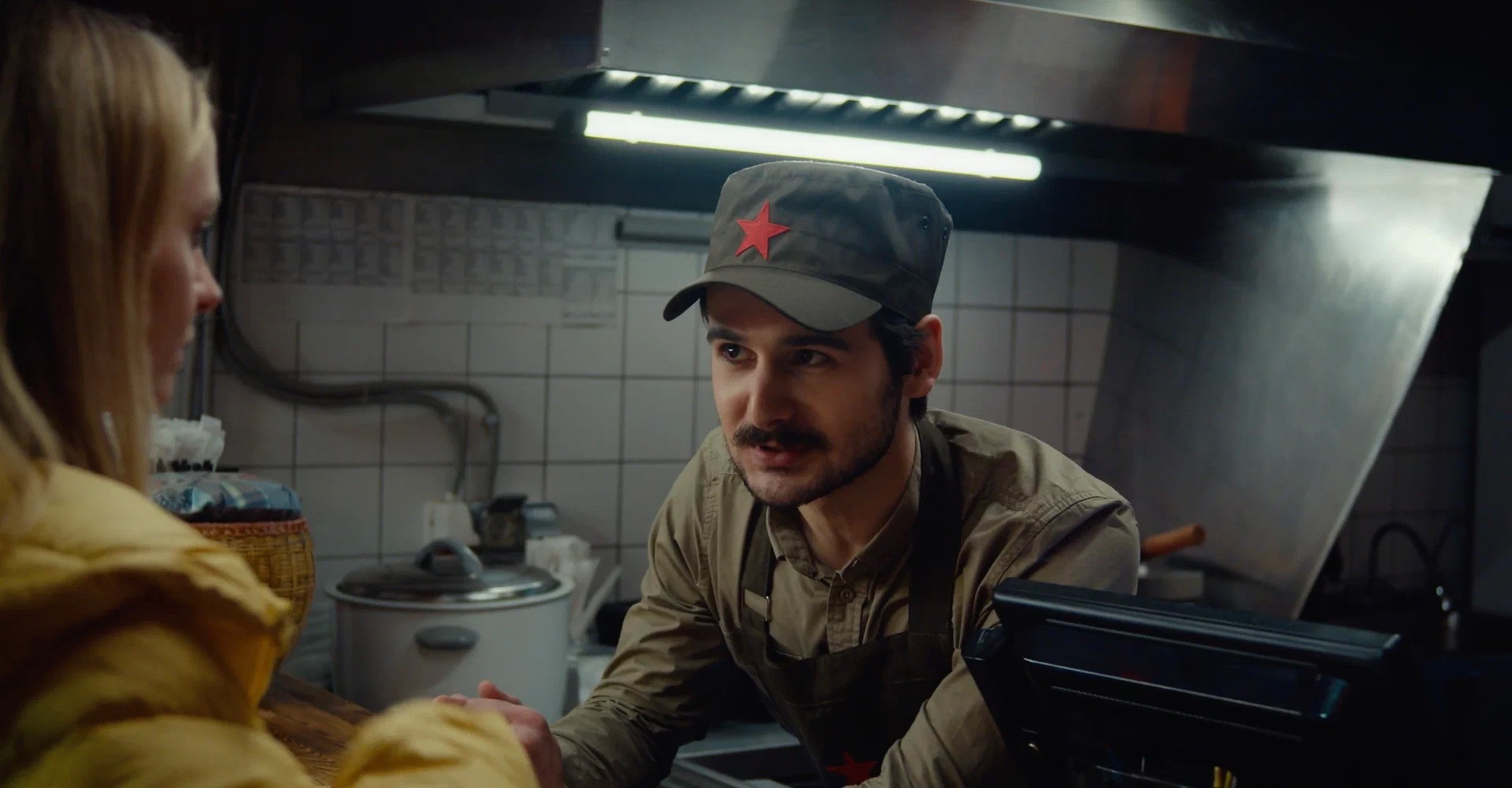 Фильм Слезы капали в фо-бо (2022). Кадр N211297