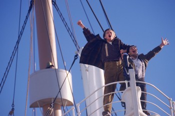 "Аватар 2" и "Титаник" вошли в тройку лидеров проката
