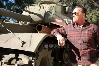 Арноль Шварценеггер призвал разрушить что-нибудь его танком