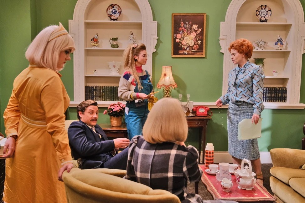 Сериал Нолли (2023). Кадр N213373