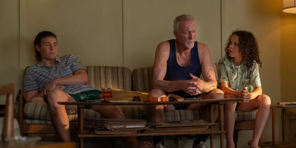 Сериал Мальчик поглощает Вселенную (2024). Кадр N230147