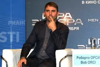 Сценариста "Трансформеров" обвинили в насилии над женой