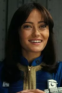 Элла Пернелл (Ella Purnell)