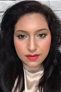 Елена Кхан (Elena Khan)