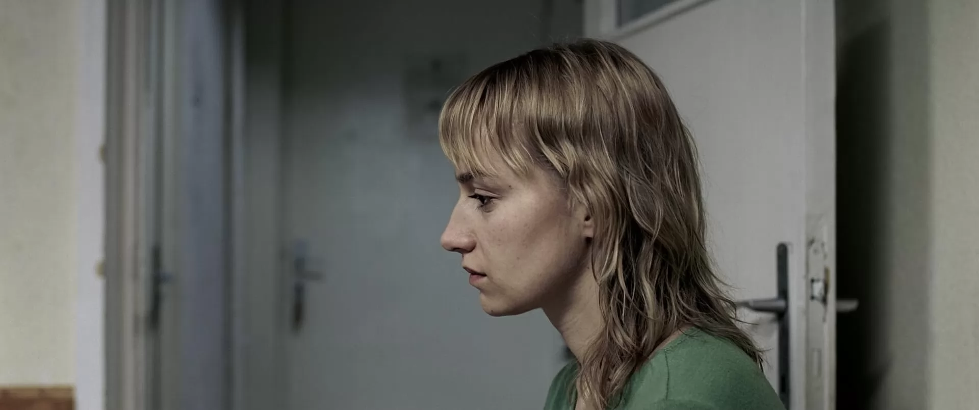 Фильм 4 месяца, 3 недели и 2 дня (2007). Кадр N230817