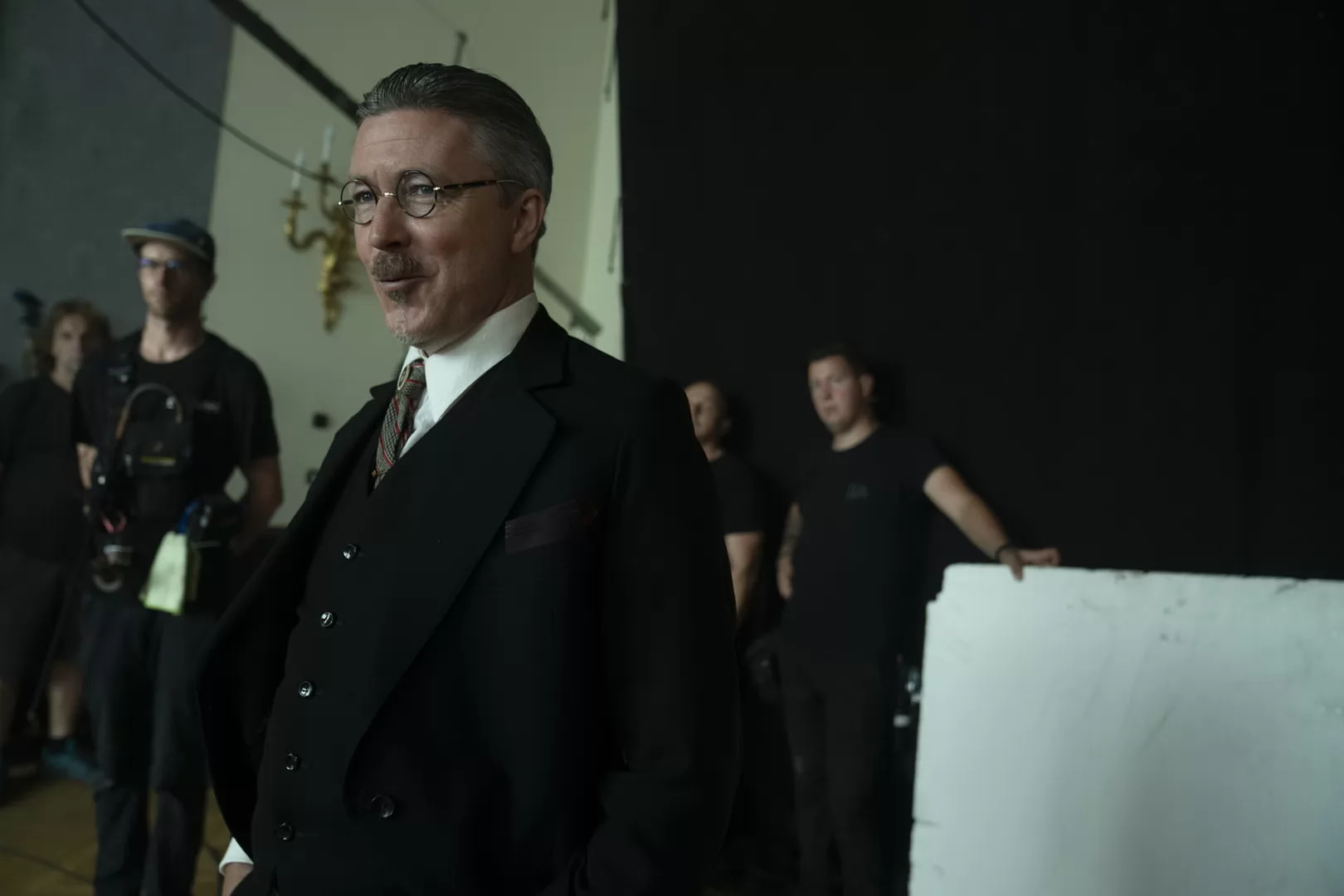 Фильм Гении (2023). Кадр N231147