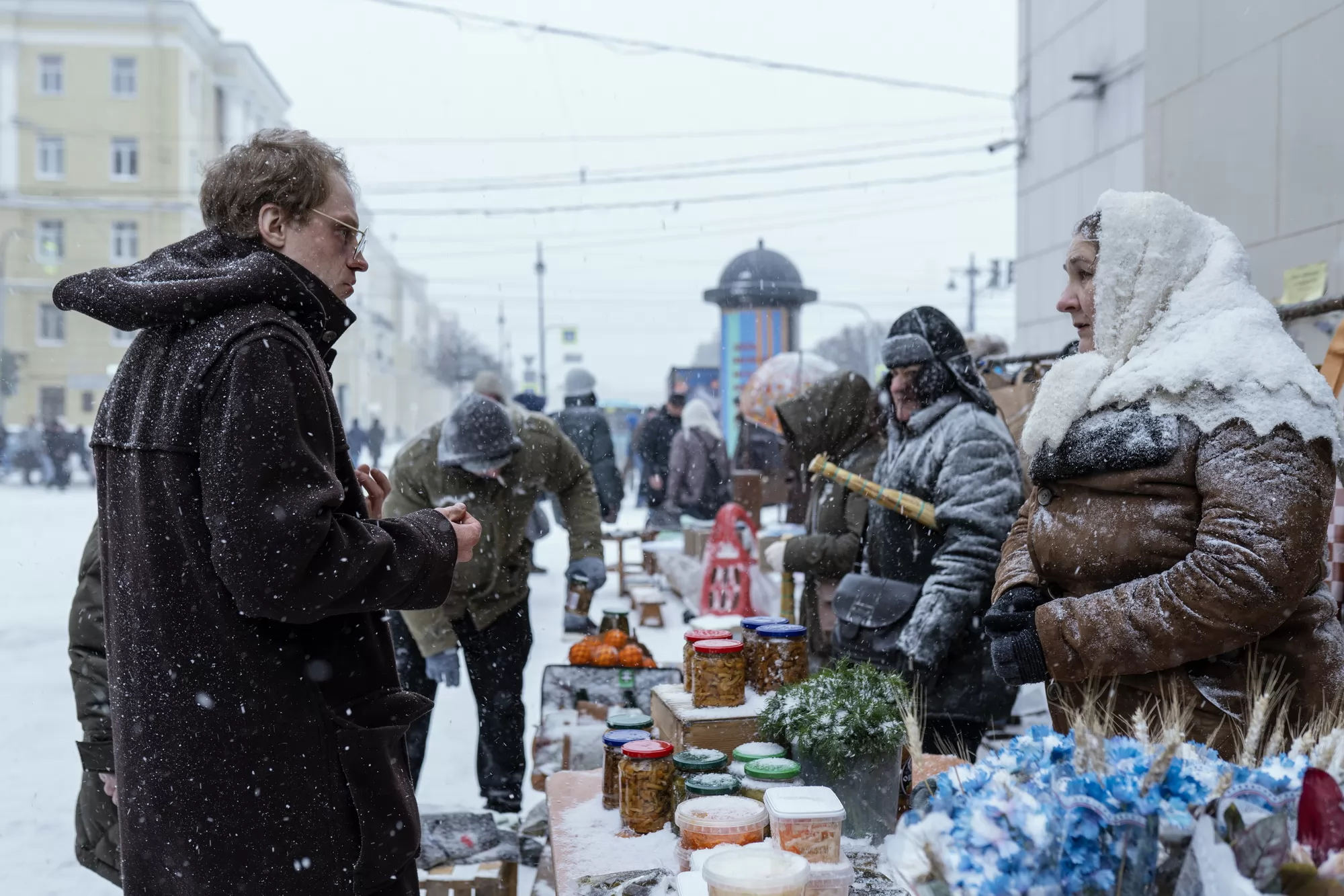 Сериал Дорогой родственник (2025). Кадр N235706