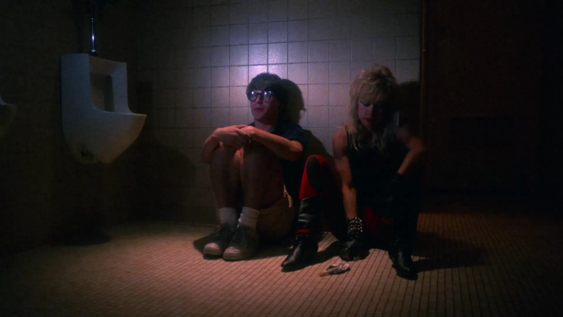 Фильм Студентки в кегельбане беса (1988). Кадр N237368