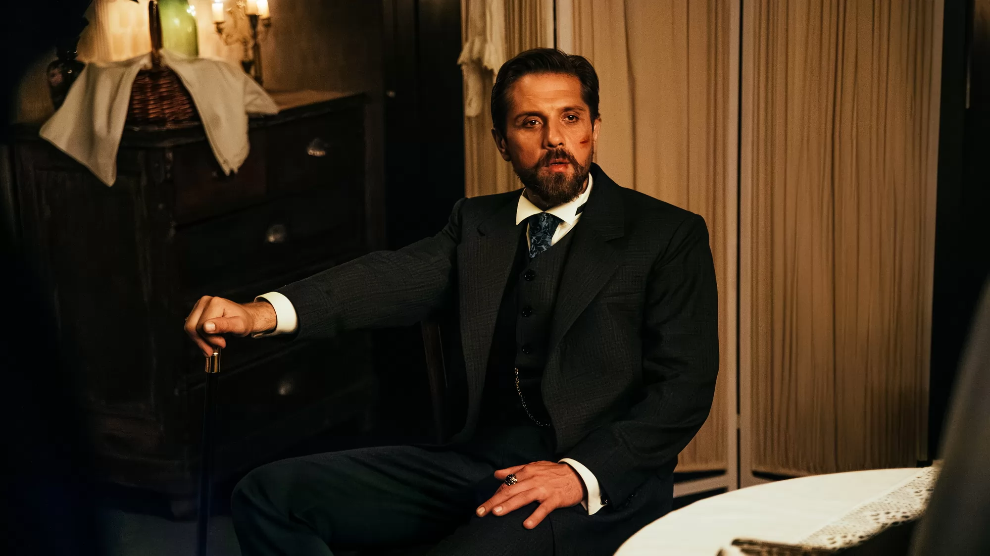 Сериал Злые люди (2025). Кадр N238464